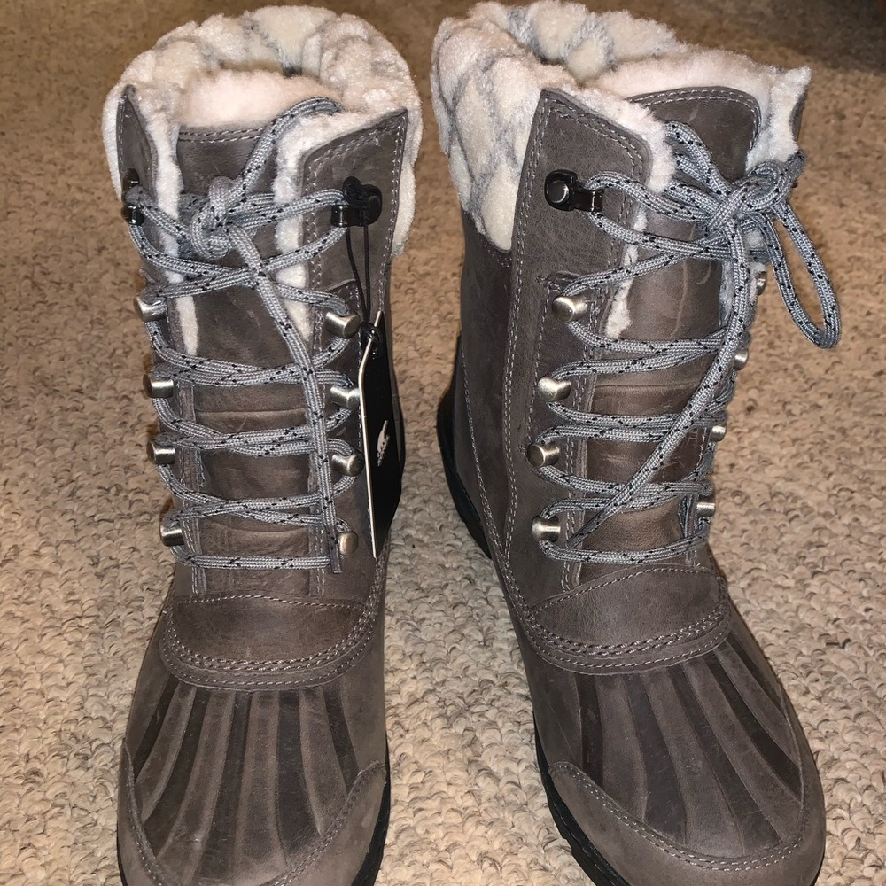 SOREL WHISTLER MID BOOT❄️